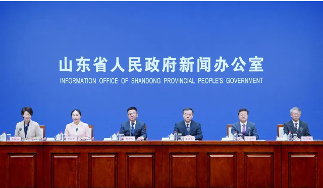 山東省政府新聞辦在濟(jì)南舉行新聞發(fā)布會，就山東省科技成果轉(zhuǎn)化工作情況進(jìn)行了介紹，并回答記者提問。