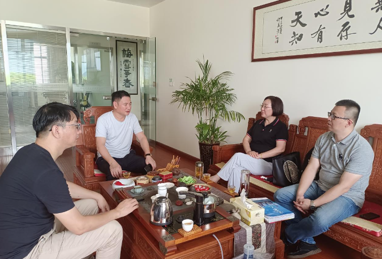 針對當(dāng)前錯綜復(fù)雜的經(jīng)濟新形勢，企業(yè)的呼聲是協(xié)會工作的重點。在這一背景下，寧波涂裝協(xié)會秘書長吳曉明一行走訪了多家企業(yè)，直接與企業(yè)代表進(jìn)行交流，傾聽他們的聲音，詳細(xì)了解企業(yè)需求，為解決問題提供協(xié)助。