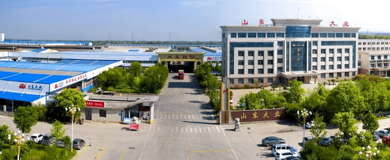 大業(yè)股份的客戶群體廣泛，包括了國內(nèi)知名的輪胎制造商如中策橡膠、玲瓏輪胎、賽輪輪胎等，還有一些國際輪胎制造商如米其林、普利司通、固特異等。這個多元化的客戶群體使得公司在市場上擁有穩(wěn)固的地位。