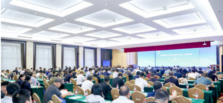 中國(guó)涂料工業(yè)協(xié)會(huì)第九屆二次理事會(huì)于濮陽勝利召開