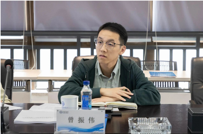省市領(lǐng)導(dǎo)的關(guān)心和指導(dǎo)為公司充實(shí)信心，增強(qiáng)了大展宏圖的決心。沈董表示，雙箭股份將進(jìn)一步優(yōu)化生產(chǎn)要素和產(chǎn)業(yè)布局，致力于打造綠色智能物料系統(tǒng)。他承諾公司一定不辜負(fù)眾望，努力為地方經(jīng)濟(jì)社會(huì)發(fā)展做出更大的貢獻(xiàn)，肩負(fù)起高質(zhì)量發(fā)展和建設(shè)共同富裕示范區(qū)的責(zé)任和使命。